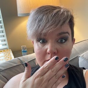 Meet your Posher, Julie